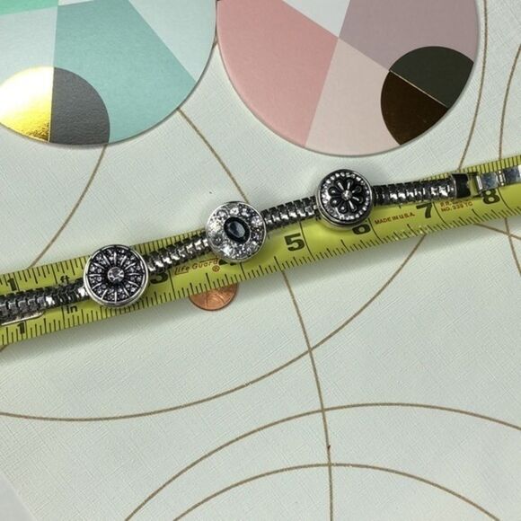 Jewel La La Snap Bracelet - Picture 8 of 8